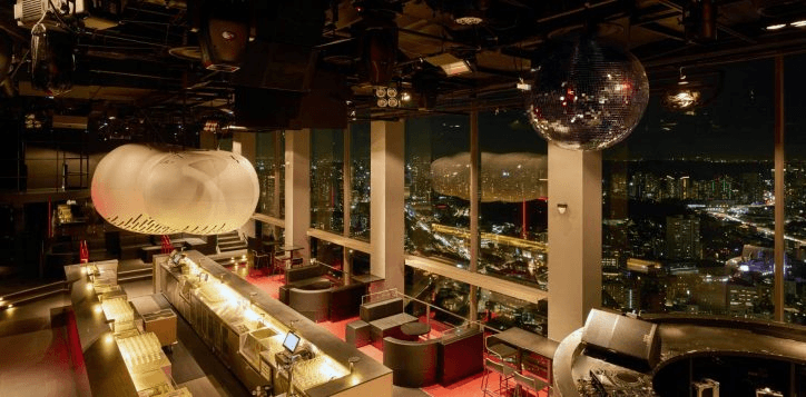 25 Best Restaurants in Singapore for Festive Celebrations 2025 – Luxury, Rooftop & Family Dining