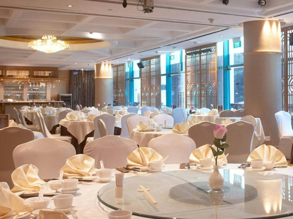 Fu Lin Men traditional Cantonese Chinese New Year reunion dinner