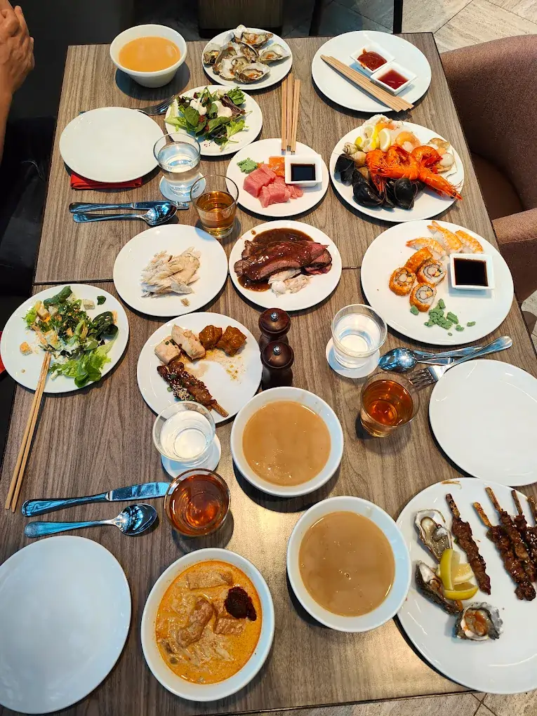 20 Best Buffets in Singapore (2026): Seafood, Hotel & 1-for-1 Deals 9 CLOVE (Swissôtel The Stamford Singapore) Best Buffets in Singapore