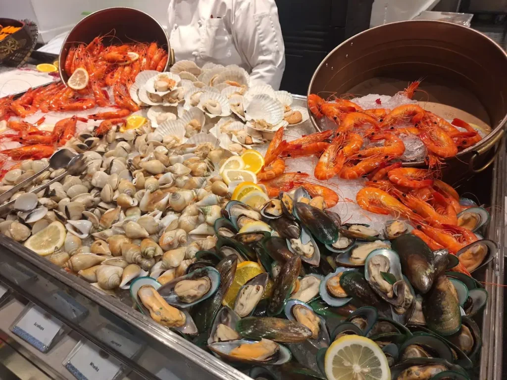 20 Best Buffets in Singapore (2026): Seafood, Hotel & 1-for-1 Deals 12 Ellenborough Market Cafe (Paradox Singapore) Best Buffets in Singapore