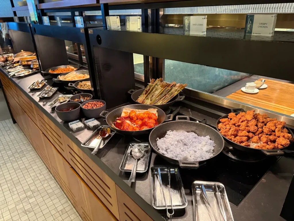 20 Best Buffets in Singapore (2026): Seafood, Hotel & 1-for-1 Deals 34 Beach Road Kitchen (JW Marriott Singapore South Beach) Best Buffets in Singapore