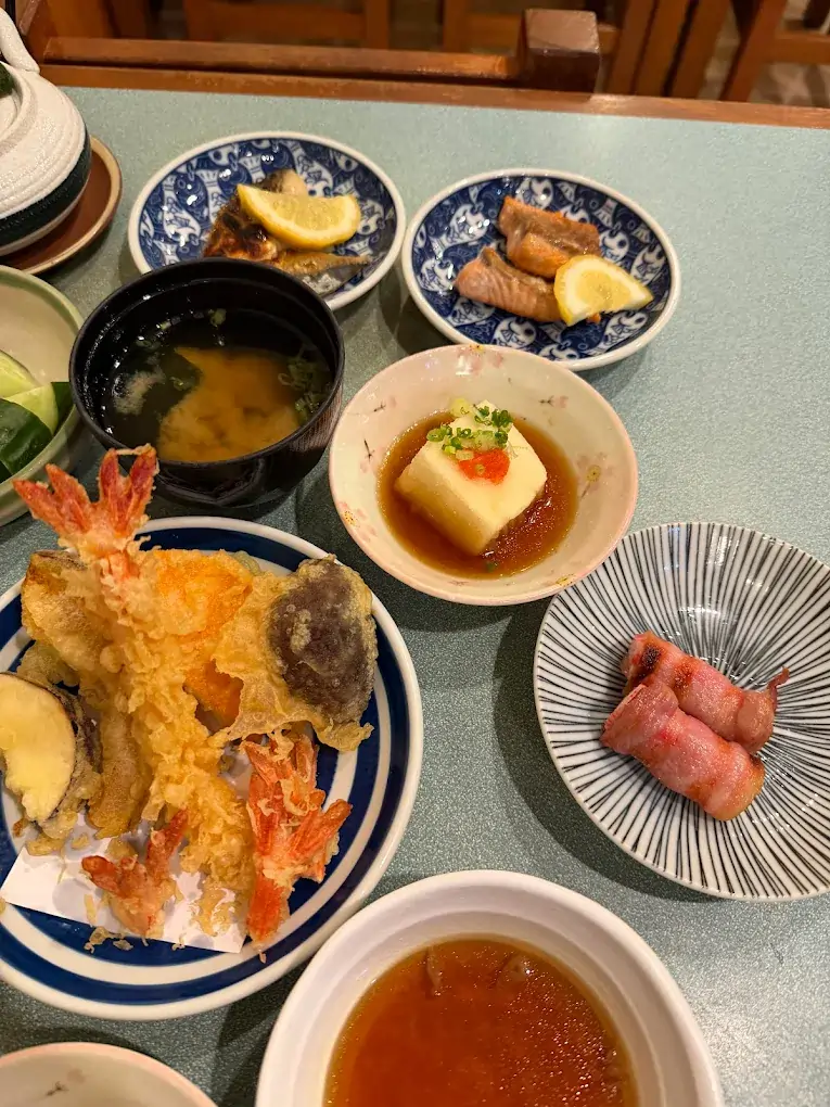 20 Best Buffets in Singapore (2026): Seafood, Hotel & 1-for-1 Deals 40 Ikoi Japanese Restaurant (Hotel Miramar) Best Buffets in Singapore