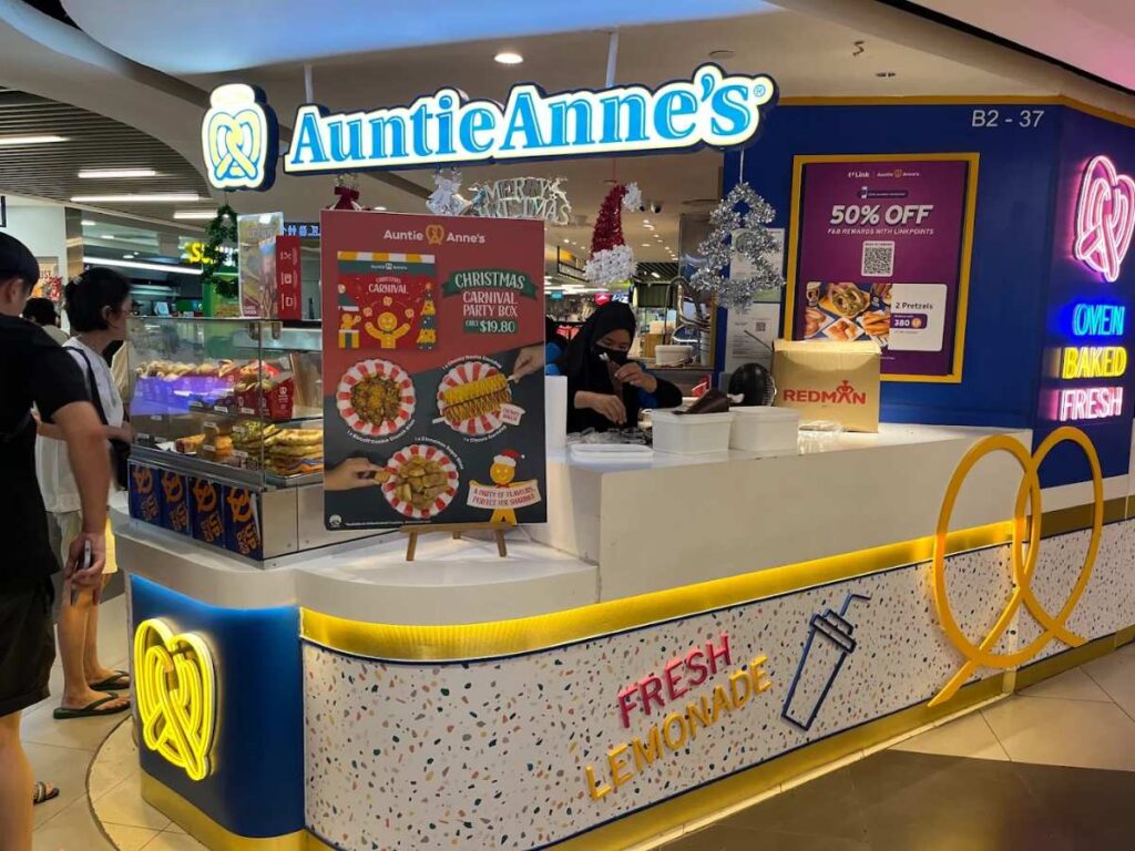 Auntie Anne's fresh baked pretzels snack counter Plaza Singapura Food