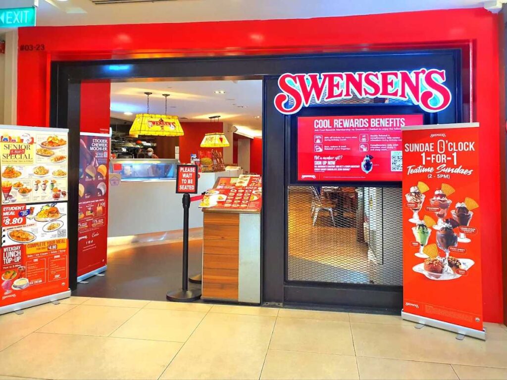 Swensen's ice cream sundaes family dining seating Plaza Singapura Food