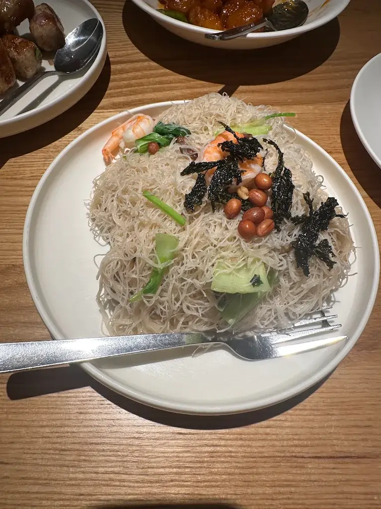 Traditional Fried heng hwa bee hoon and herbal prawn, premium Tampines Mall food at PUTIEN.