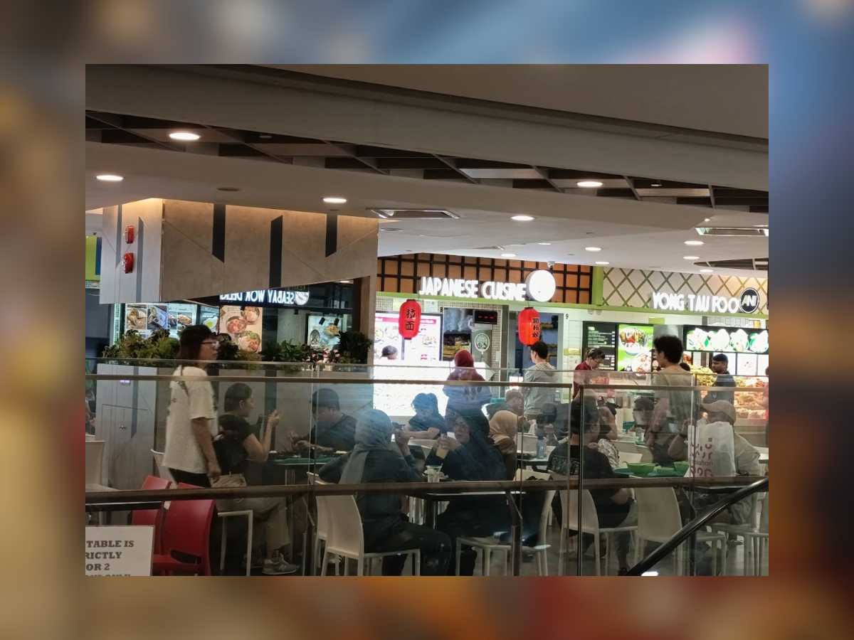 Northpoint City Food Guide (2026): 35+ Best Places to Eat in Yishun 14 cantine Food Court Northpoint City South Wing Level 2 – modern food court with Asian and Western stalls – Northpoint City Food Guide