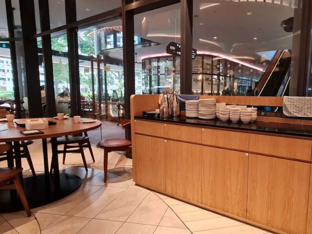 Woods Square Food Guide (2026): 20+ Best Restaurants & Halal Eats 11 East Treasure Chinese Restaurant – Dim sum, roasted duck, and premium Chinese dishes for formal lunches.