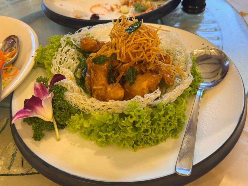 Eight Treasures Vegetarian Restaurant Chinese vegetarian dishes spread – Tanjong Pagar Food Guide