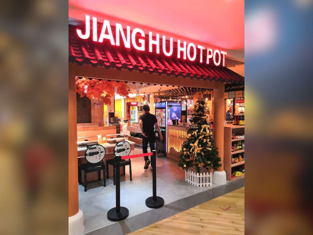 Northpoint City Food Guide (2026): 35+ Best Places to Eat in Yishun 5 JiangHu Hotpot Northpoint City Yishun – Chinese hotpot restaurant with spicy broth and fresh ingredients – Northpoint City Food Guide