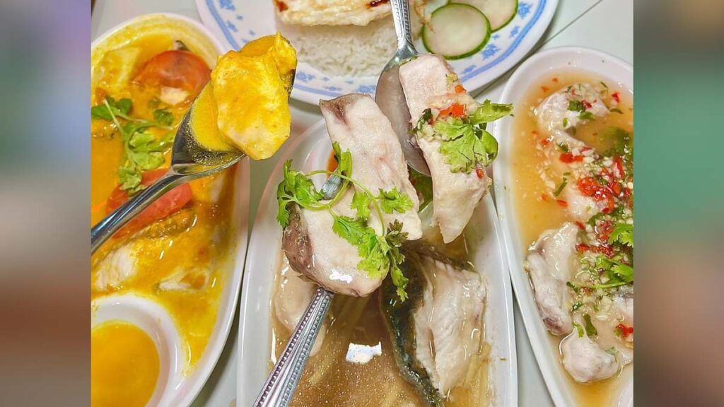 Fortune Centre Food Guide (2026): 35 Best Places to Eat 31 JWG (聚味阁): Salt Baked Chicken Rice and Hakka Chinese Flavors at JWG.