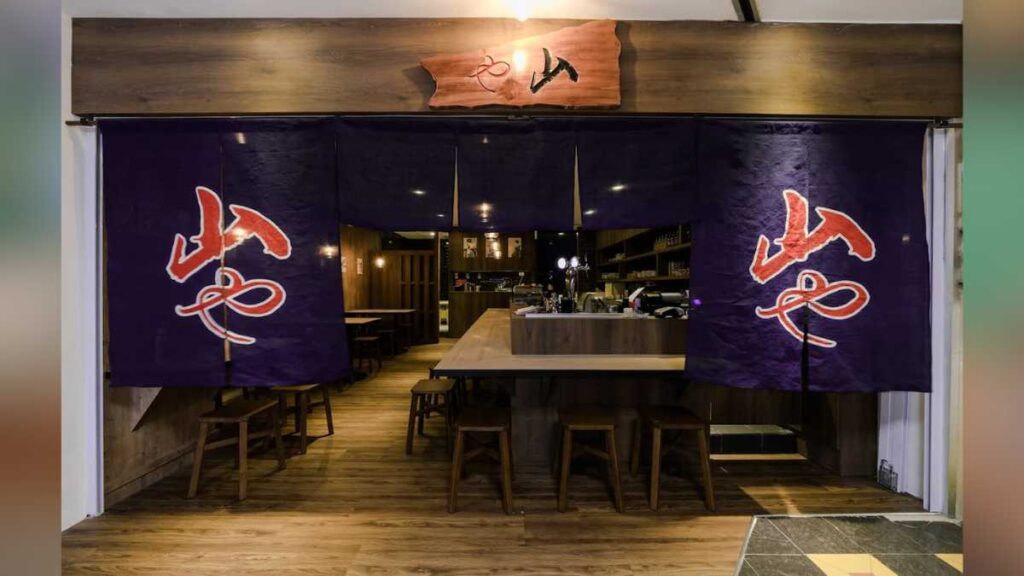 Fortune Centre Food Guide (2026): 35 Best Places to Eat 5 Authentic Japanese Izakaya Seafood and Sashimi at Nobu-ya Fortune Centr