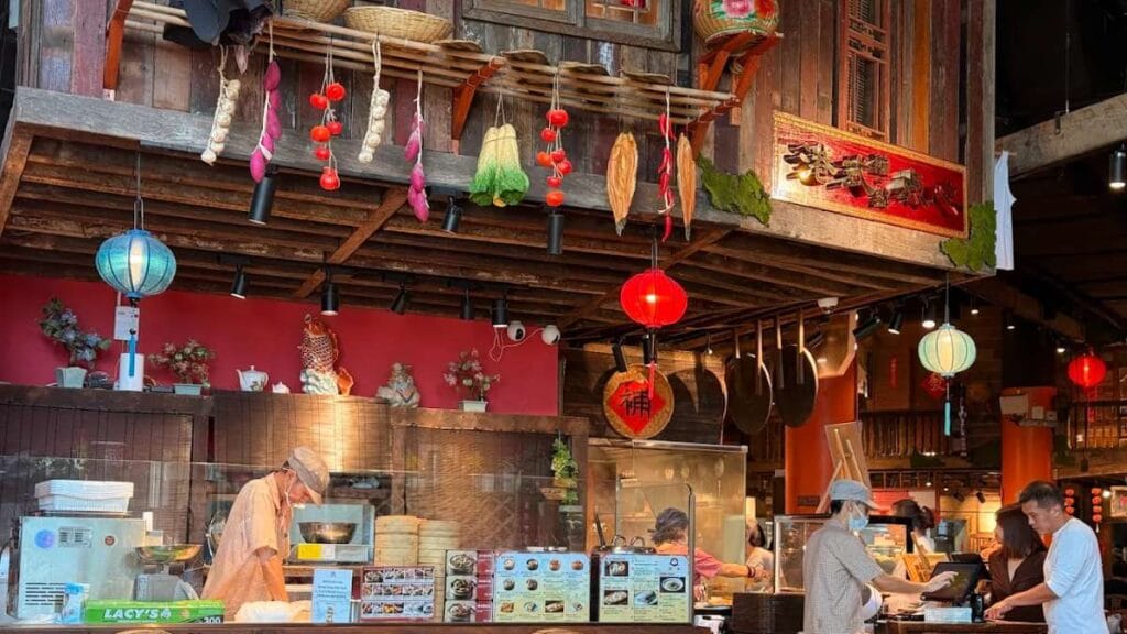 Xi Dian Hong Kong Dim Sum: A steaming basket of halal-certified Hong Kong-style dim sum and buns at Xi Dian.