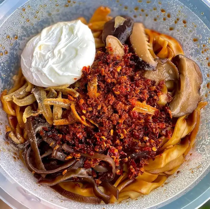 Grandma Ban Mee amoy street food centre singapore