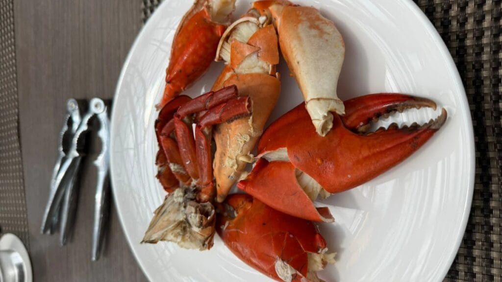 CLOVE Swissôtel The Stamford Buffet Review (Seafood, Prices & Highlights) 9 CLOVE Seafood mud crab